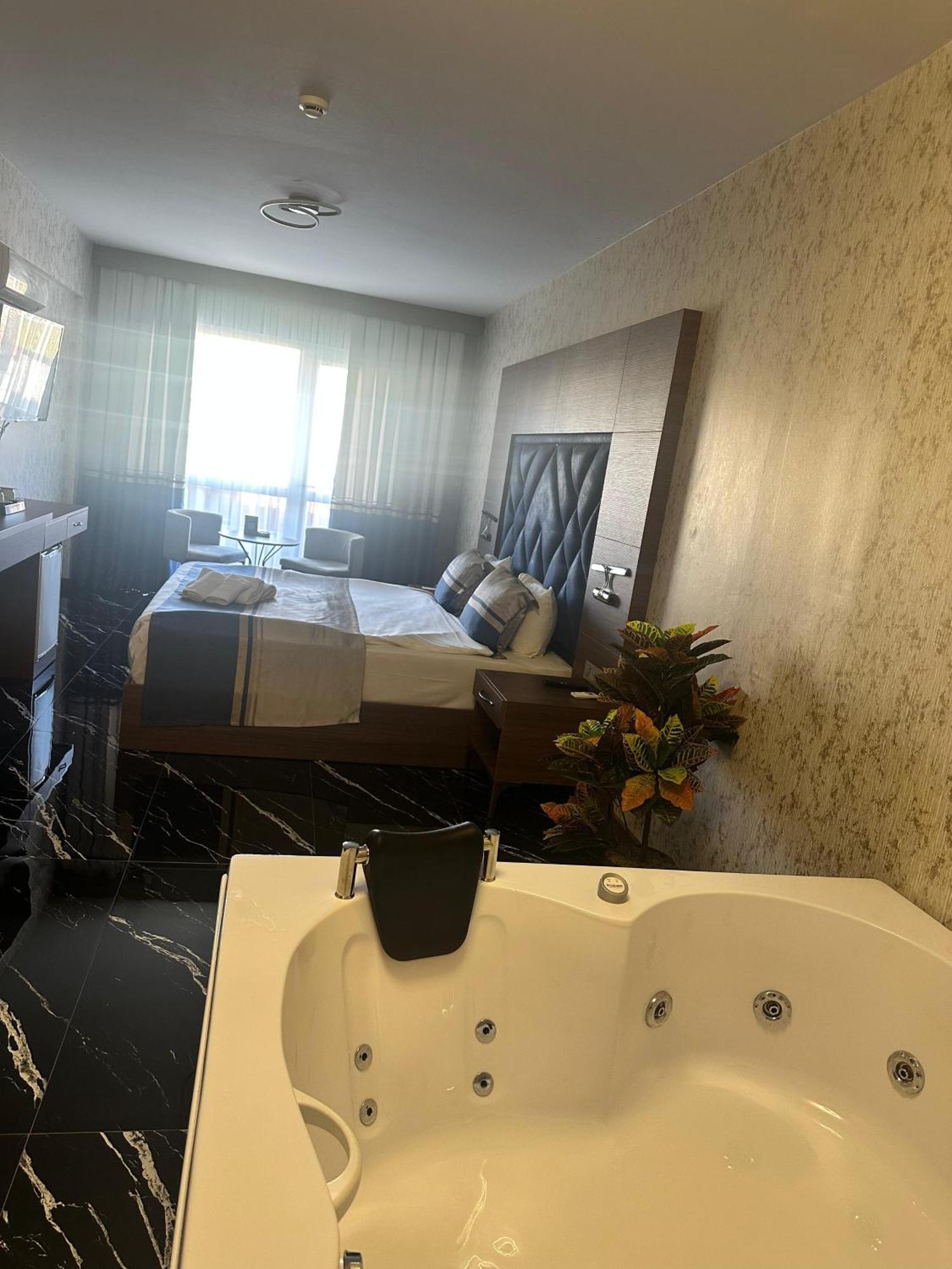 Grand Salizze Hotel Kestel  Екстериор снимка